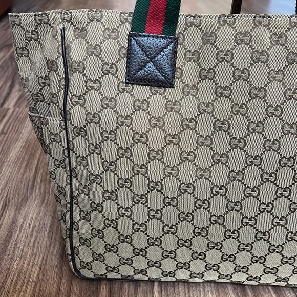 A202 - ๐ฏ% authentic Gucci shoulder bag - Picture 7 of 16